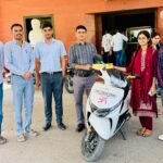 भीनमाल महाविद्यालय की छात्रा को काली बाई भील मेधावी स्कूटी योजना के अंतर्गत स्कूटी प्रदान की गई