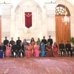 भारतीय लेखा परीक्षा और लेखा सेवा, रक्षा वैमानिकी गुणवत्ता आश्वासन सेवा और भारतीय व्यापार सेवा के प्रशिक्षु अधिकारियों ने राष्ट्रपति से मुलाकात की