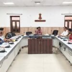 सम्पर्क पोर्टल पर दर्ज परिवेदनाओं का करें त्वरित निस्तारण- जिला कलक्टर