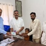 सफलता की कहानी,आहोर उपखण्ड अधिकारी ने 7 वर्षीय सविता को सुपुर्द किया श्रवण यंत्र,अब उसे कानों से  सुनाई देगा