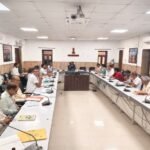 सम्पर्क पोर्टल पर दर्ज परिवेदनाओं का करें त्वरित निस्तारण- जिला कलक्टर