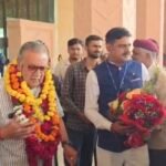 महाराजा गज सिंह जी का इंग्लैंड के हाउस ऑफ लॉर्ड्स में पुस्तक विमोचन व सम्मान के बाद जोधपुर लौटने पर एयरपोर्ट पर हुआ अपणायत भरा स्वागत