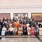 THE PRESIDENT INTERACTS WITH A GROUP OF GRASSROOTS INNOVATORS