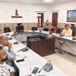 सम्पर्क पोर्टल पर दर्ज परिवेदनाओं का करें त्वरित निस्तारण- जिला कलक्टर