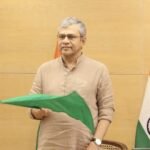 रेल मंत्री एवं पश्चिम बंगाल के मुख्यमंत्री ने जयपुर (खातीपुरा) – टाटानगर – सांतरागाछी एक्सप्रेस ट्रेन का हरी झंडी दिखाकर किया शुभारंभ